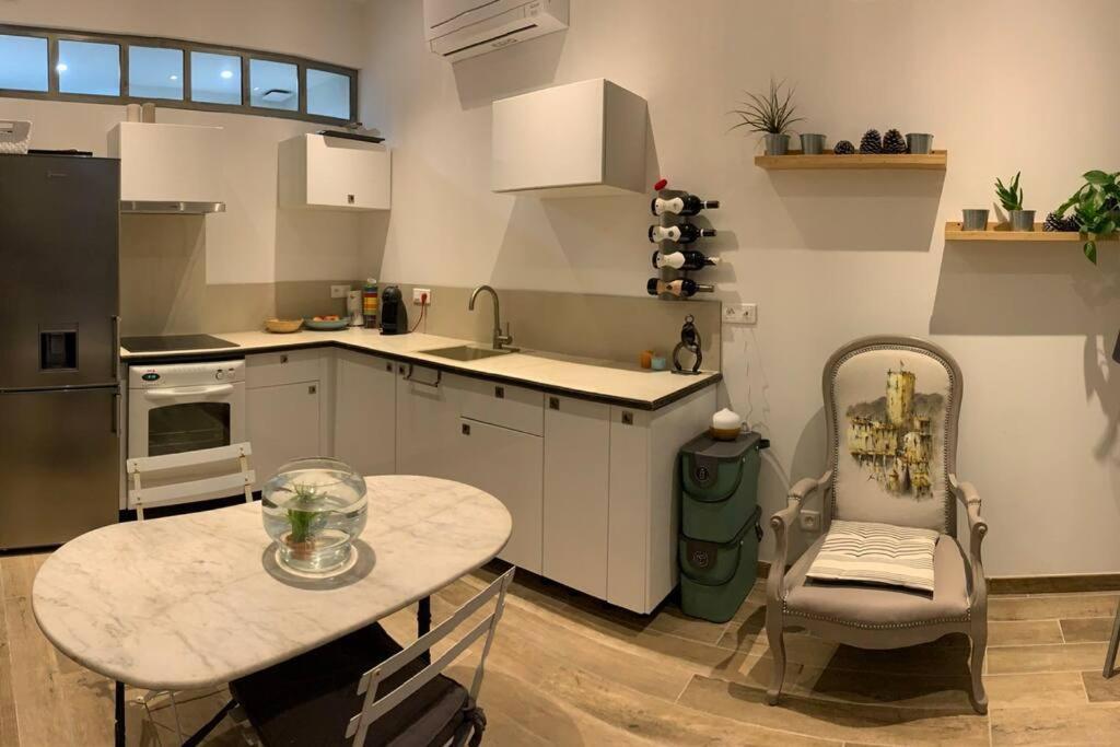 Jolie Appartement En Plein Centre Du Village Les Arcs-sur-Argens Bagian luar foto